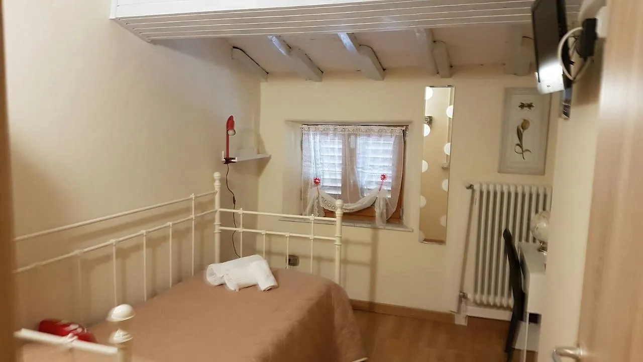 Flori'S Bed & Breakfast Viareggio 3*,  Italy