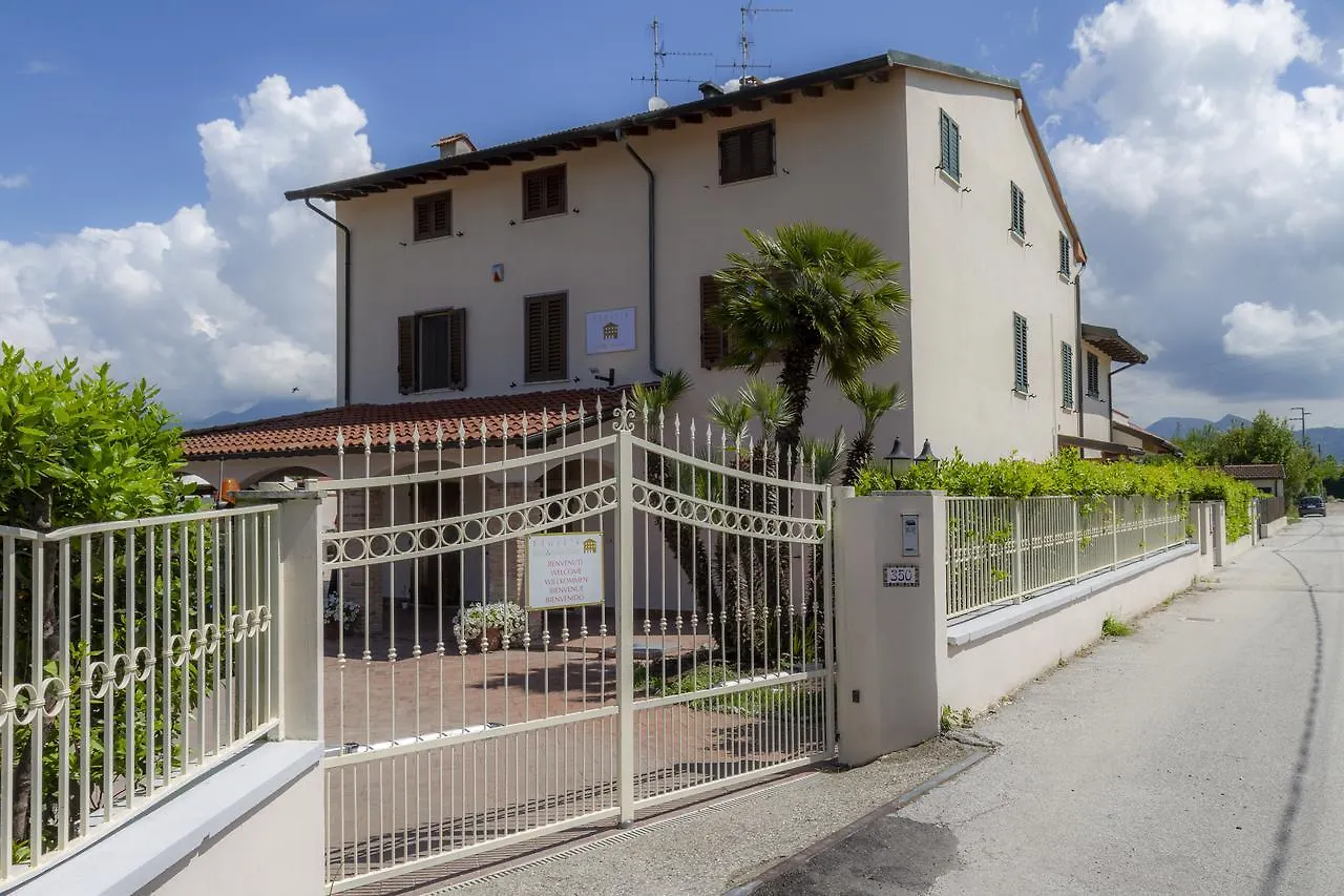 Flori'S Bed & Breakfast Viareggio